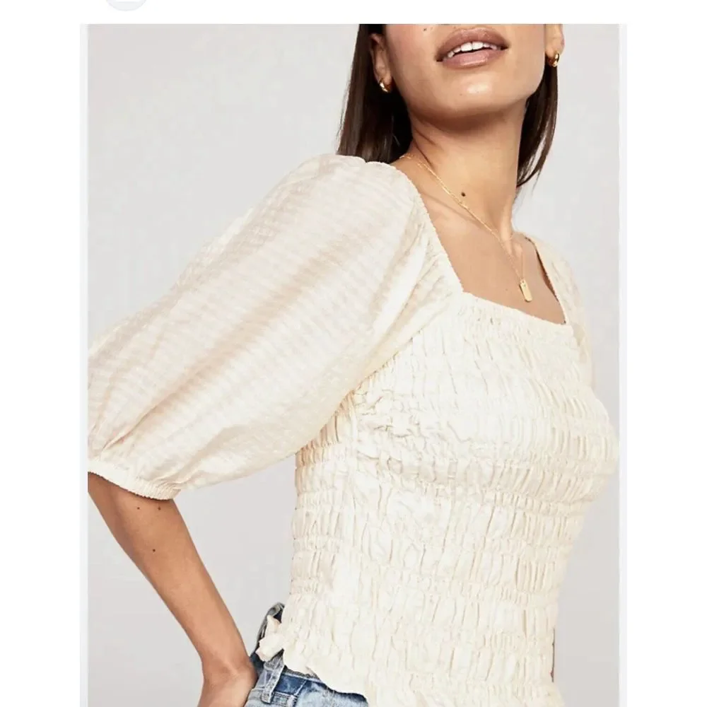 Old Navy Fitted Puff-Sleeve‎ Smocked Top Sz Medium Cream